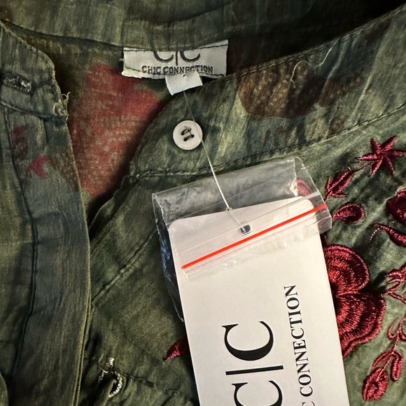 CHIC CONNECTION Boho Embroidered Blouse – Sz S NWT - Picture 5 of 5